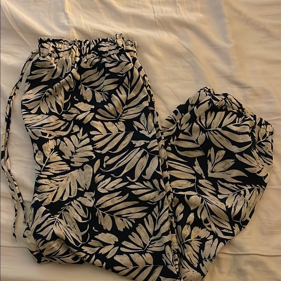SHEIN Deep Navy and White Leaf Print Pants - Picture 1 of 4